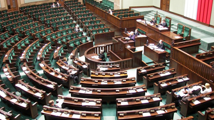 Koniec z przemawianiem do pustych ław w Sejmie. Marszałek Sejmu planuje rewolucję