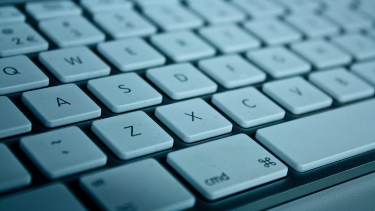 RMF: piracki "Windows" w gminnych komputerach. Resort pracy: komputery dostarczone gminom mają legalne oprogramowanie