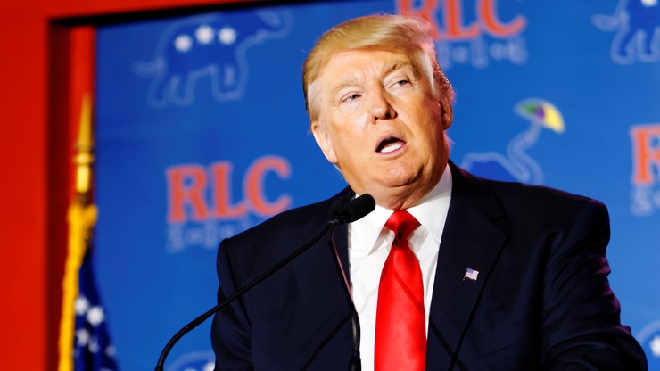 Trump w ogniu krytyki. Za ataki na Pekin