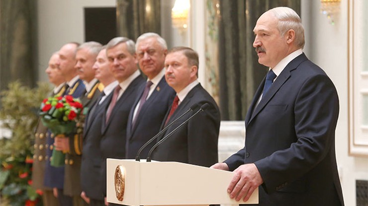 Łukaszenka dekretem naprawia gospodarkę Białorusi