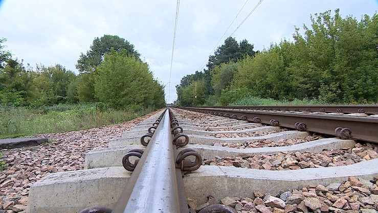 Podpisano porozumienie ws. budowy pierwszego w Polsce kolejowego pojazdu hybrydowego