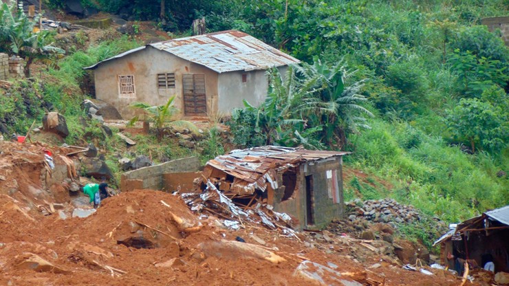 Kilkaset ofiar osuwisk i lawin błota w Sierra Leone. Co najmniej 600 zaginionych
