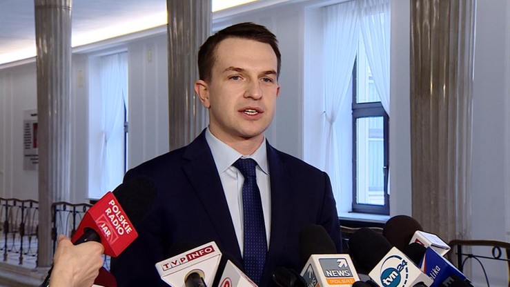 "Obniża zdolność bojową polskiej armii". Szłapka o szefie MON