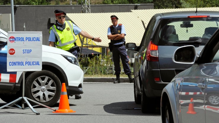 Media: terroryści chcieli dokonać w Cambrils masakry z użyciem noży