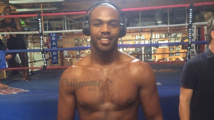 UFC: Jones już na wolności. Walka z Cormierem niezagrożona