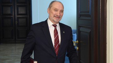 08-02-2017 22:16 "Gromadzili materiały dotyczące tragedii smoleńskiej". MON oświadcza, że działania ws. CEK NATO były zgodne z prawem