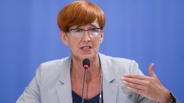 Rafalska: prawie 887 tys. wniosków w programie "500 plus" na nowy okres zasiłkowy