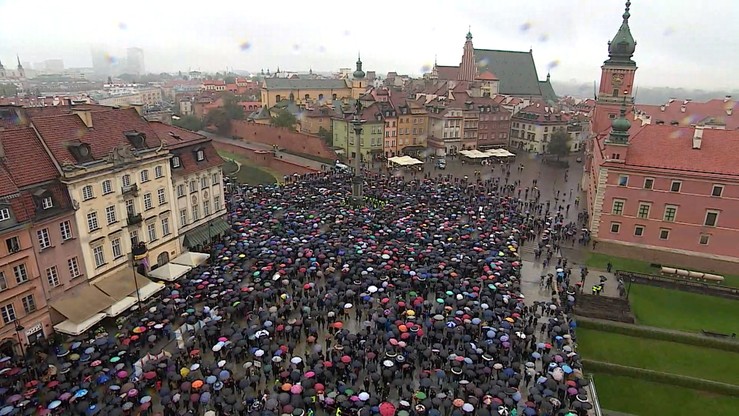 Prokuratura chce wiedzieć kto zorganizował "czarny protest" w stolicy