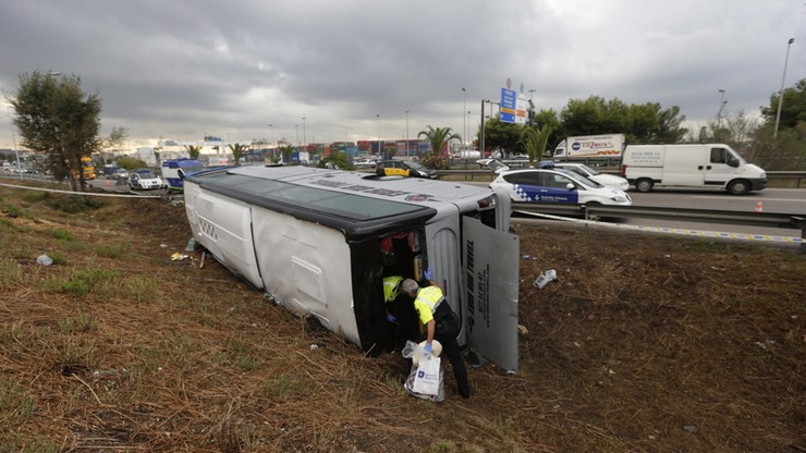 Wypadek autokaru w Barcelonie. Wśród rannych Polacy