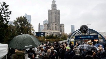 25-10-2016 10:35 Czarny protest: "zaatakowała" policjanta. Została wezwana do złożenia wyjaśnień