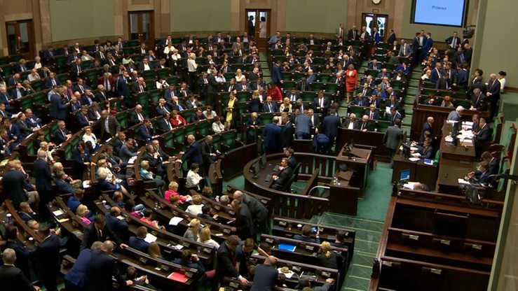 Głosowali za ustawami o TK i SN. Posłowie PiS, którzy są adwokatami pod lupą rzeczników dyscyplinarnych adwokatury