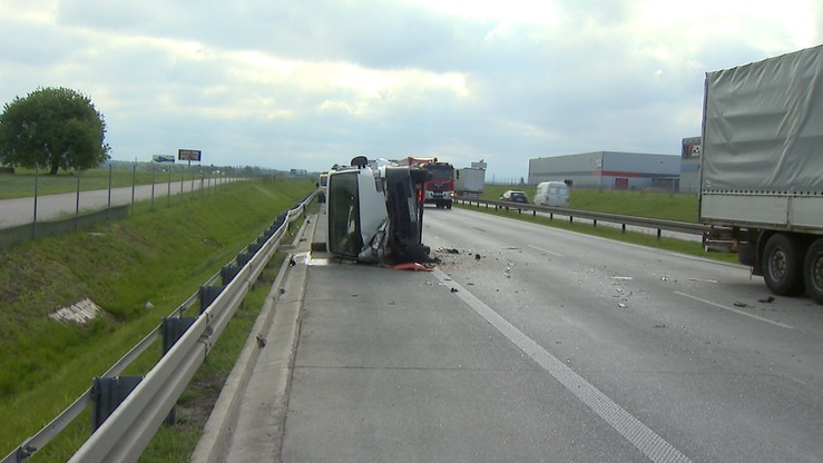 Piotrków: groźny wypadek na S8. Zderzyły się trzy auta
