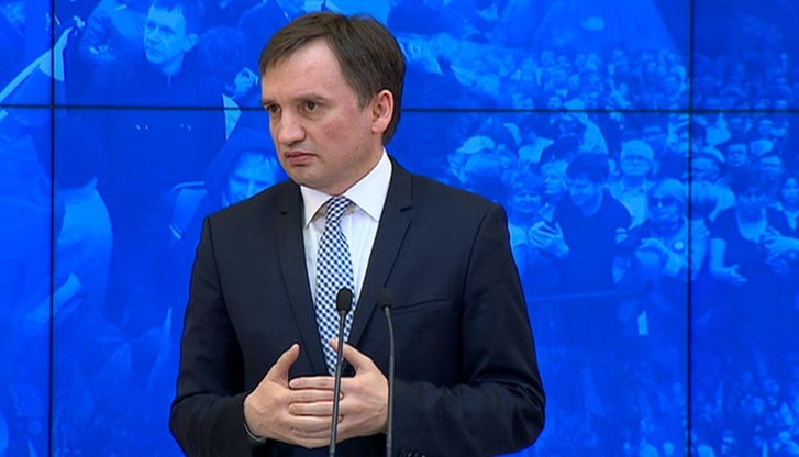 Ziobro: prezydent stolicy powinna stanąć przed komisją weryfikacyjną