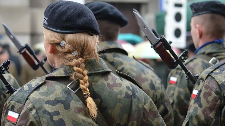 MON zgodziło się z Bodnarem. W sprawie kobiet-żołnierzy w ciąży