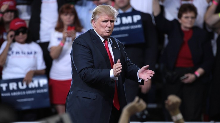 Trump potwierdził wolę poprawy relacji z Rosją