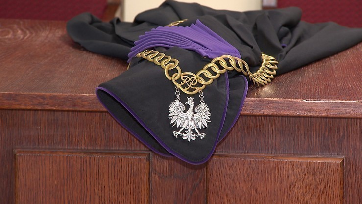 Fałszywy profesor oskarżony o wykorzystywanie studentek. Ruszył proces