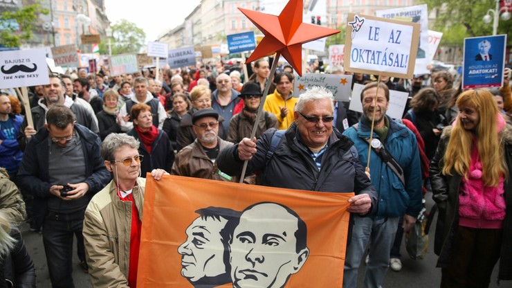 "Precz z wolnością prasy". Antyrządowy protest z humorem