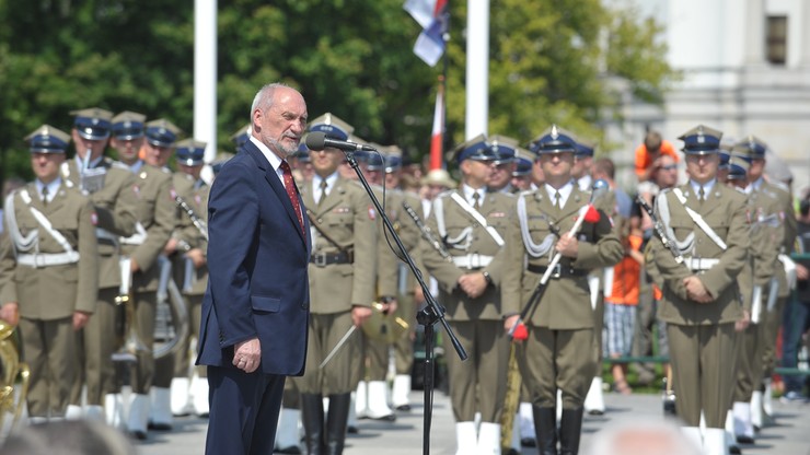 Macierewicz: Niemcy są winne Polsce reparacje