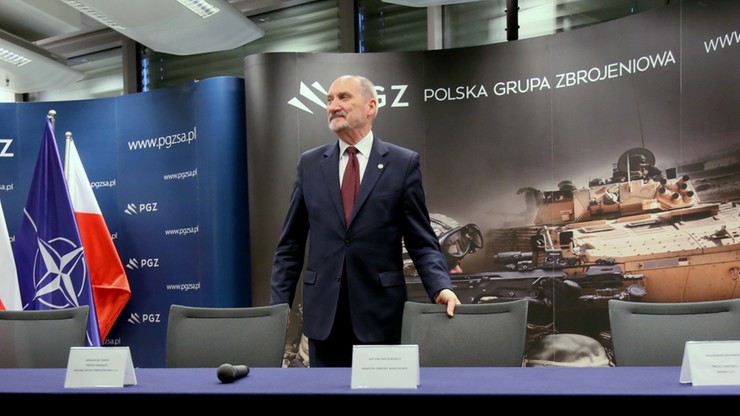 "Sfałszowanie materiału dowodowego". MON chce od Kremla zapisu rozmów z tupolewa