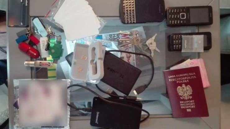 Metodą "na prezesa" próbowali wyłudzić tysiące dolarów i euro