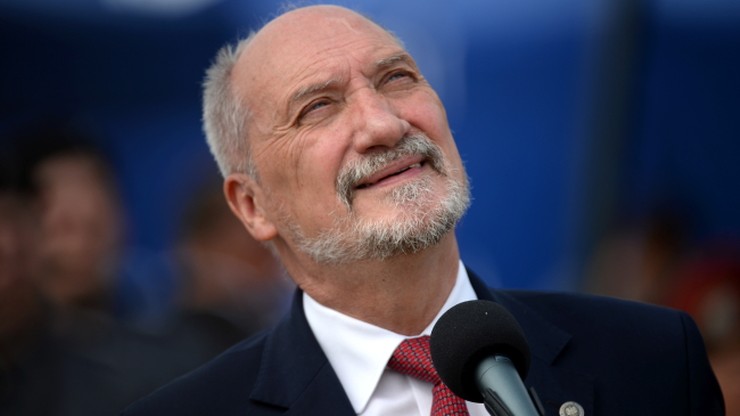 Szef MON chce rozmawiać z prezydentem o Strategicznym Przeglądzie Obronnym