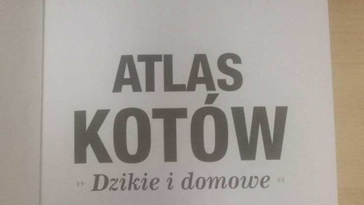 "Atlas kotów" trafił na aukcję. Osobista dedykacja od Kaczyńskiego