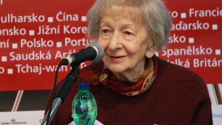 "Najlepiej w życiu ma Twój kot". Wydano miłosne listy Szymborskiej i Filipowicza