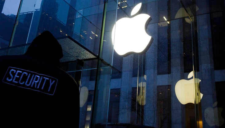 FBI złamało zabezpieczenia dostępu do iPhone'a zamachowcy z San Bernardino