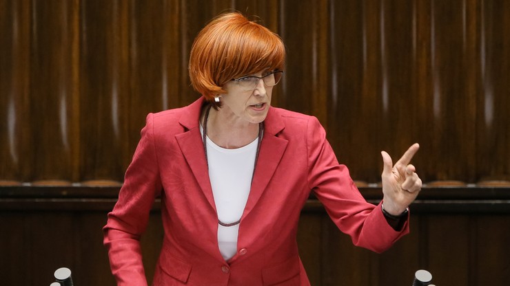 Rafalska: system wsparcia rodzin nie spełniał podstawowej roli