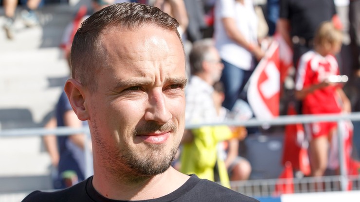 "Niestosowne zachowanie" i rasizm. Zwolniono trenera angielskich piłkarek