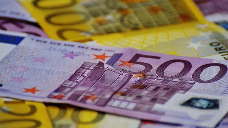 "Unikanie płacenia podatków i pranie pieniędzy". Wszczęto śledztwa ws. szwajcarskiego banku