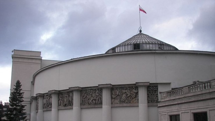 Są zarzuty dla 4 działaczy Obywateli RP. Za wejście na teren Sejmu bez przepustek