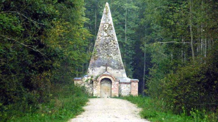 Piramida na Mazurach ma być odrestaurowana