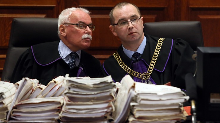 Prokuratura przyłączyła się do procesu z prywatnego oskarżenia ws. organizacji lotu do Smoleńska