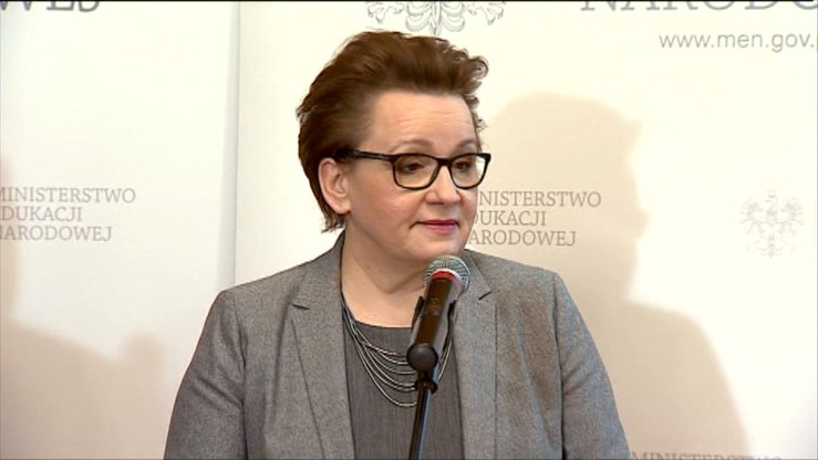 "Nie dowozimy dzieci do nauczyciela, tylko nauczyciel dojeżdża do dziecka". Zalewska o zmianach w szkołach