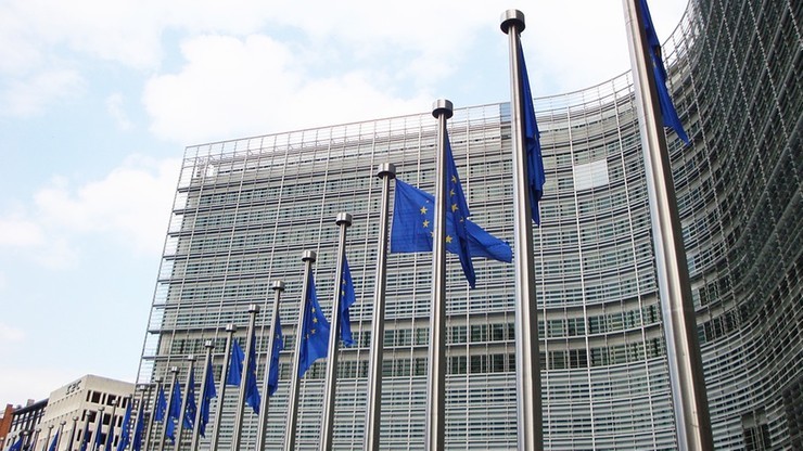 KE: referendum w Holandii bez wpływu na stosowanie umowy UE-Ukraina