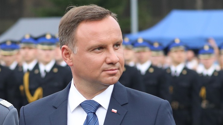 O godz. 10 oświadczenie prezydenta Andrzeja Dudy. Opozycja domaga się zawetowania "ustaw sadowych"