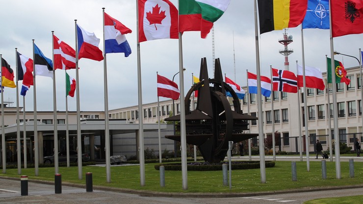 "Polityka PiS może osłabić bezpieczeństwo Polski". "Washington Post" o szczycie NATO w Warszawie