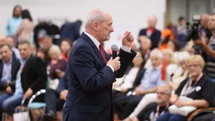 "Poznacie prawdę i ona nas wyzwoli". Macierewicz w Spale o katastrofie smoleńskiej