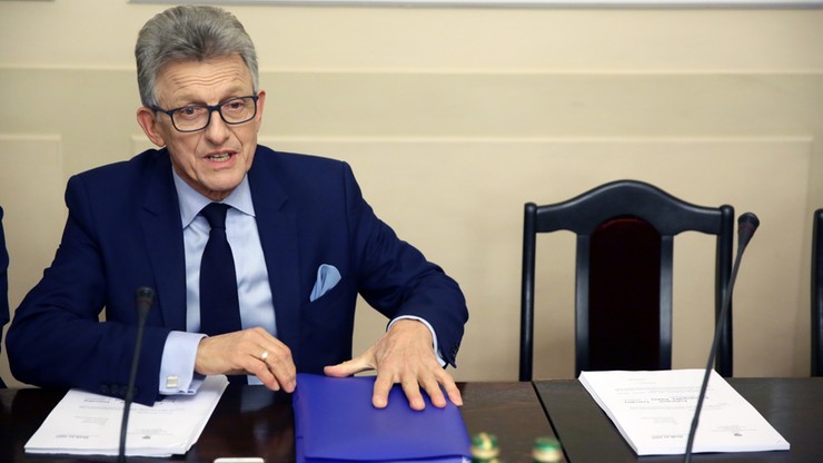 Była działaczka "S" twierdzi, że pomógł jej Piotrowicz. Wątpliwości mają internauci