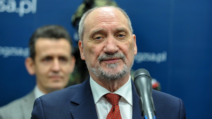 "Chodziło o to, by główni dowódcy nie byli zaangażowani w tworzenie błędnego systemu dowodzenia" - Macierewicz o zmianach w armii