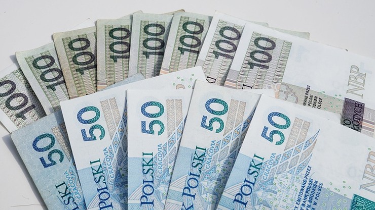 PiS składa nowy projekt ws. wynagrodzeń m.in. dla premiera i ministrów