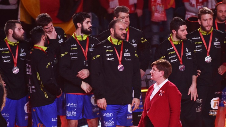 Premier wygwizdana w czasie ceremonii medalowej Mistrzostw Europy w piłce ręcznej