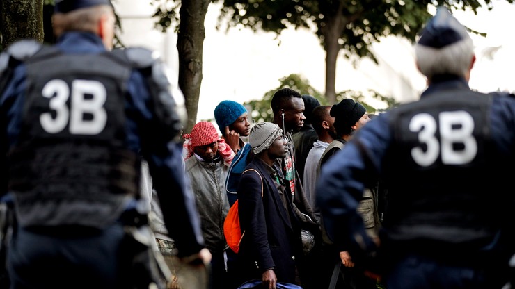 Rozpoczęto budowę muru w Calais. Ma powstrzymać uchodźców