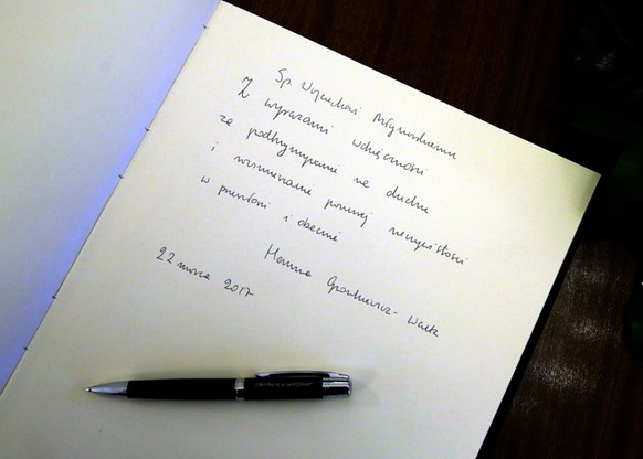 Księga kondolencyjna poświęcona pamięci Młynarskiego