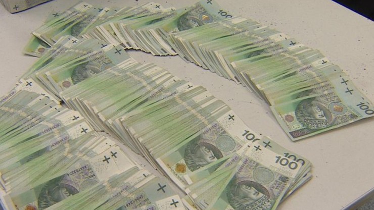 Ministerstwo finansów: deficyt mniejszy od planowanego