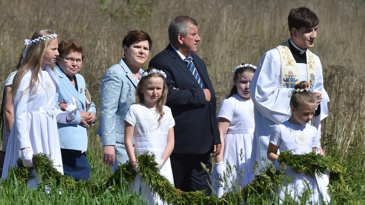 Ks. Tymoteusz Szydło, syn premier, odprawił pierwszą w życiu mszę
