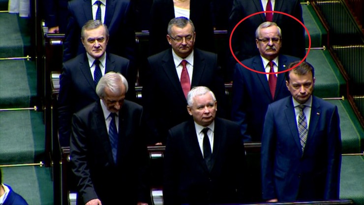 Nieścisłości w biografii posła Krasulskiego. Miał je wyjaśnić na konferencji, ale uciekł przed dziennikarzami