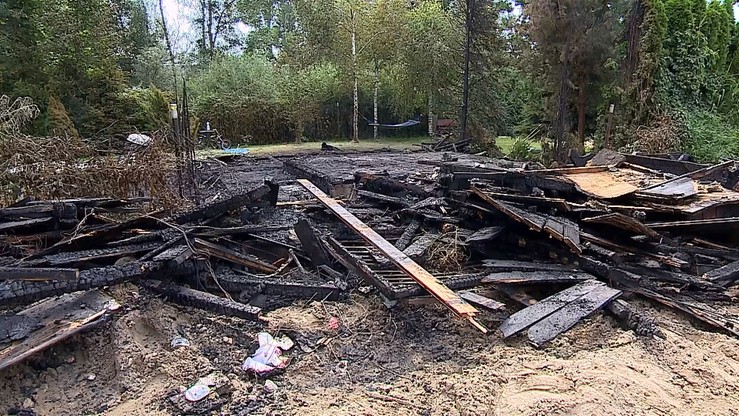 To zwarcie instalacji elektrycznej spowodowało pożar domku letniskowego, w którym zginęła kobieta i jej dwóch wnuków