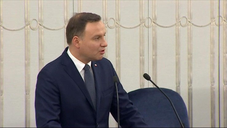 Prezydent Duda do Francuzów: jesteśmy z Wami myślą, żalem i modlitwą